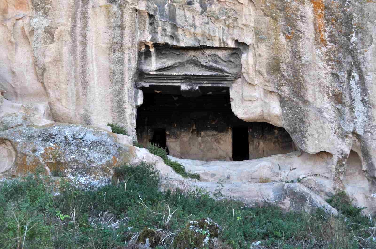Eskişehir\'deki Kilisekaya, Yazılıkaya\'ya benzetiliyor