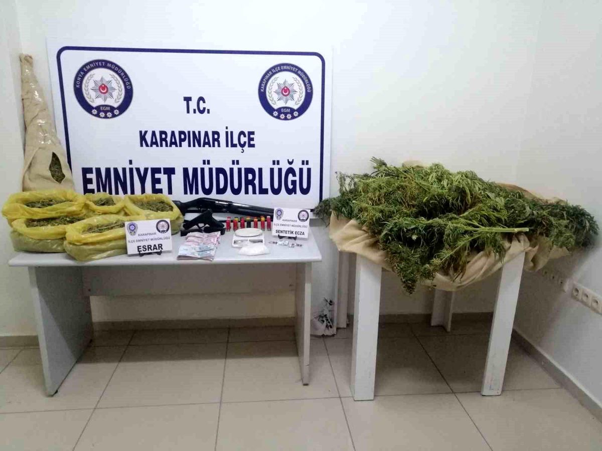 Konya\'da Uyuşturucu ve Silah Operasyonu: 21 kg Esrar ve Silah Ele Geçirildi