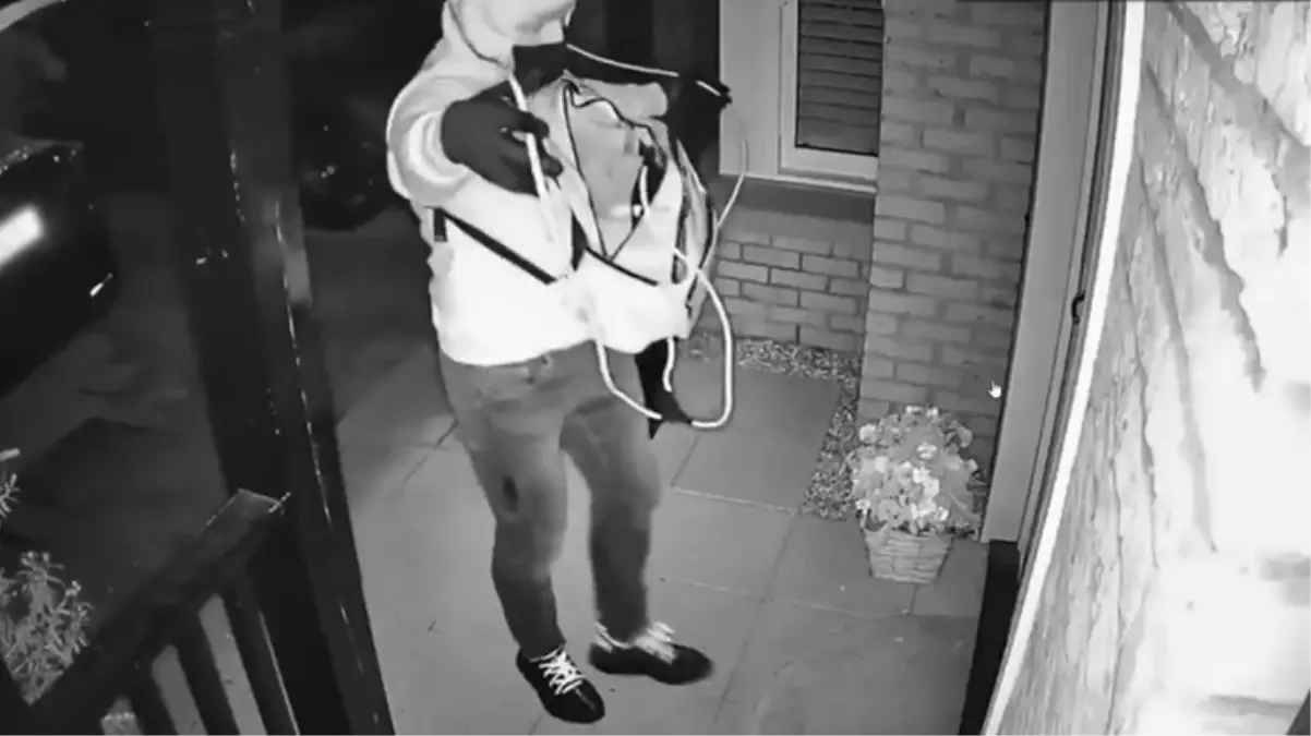 Evin içindeki anahtara sinyal yollayarak lüks aracı böyle çaldılar 