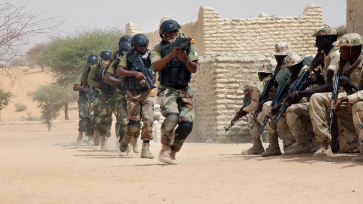 Nijer\'in Mali sınırındaki terör saldırısında 29 asker hayatını kaybetti