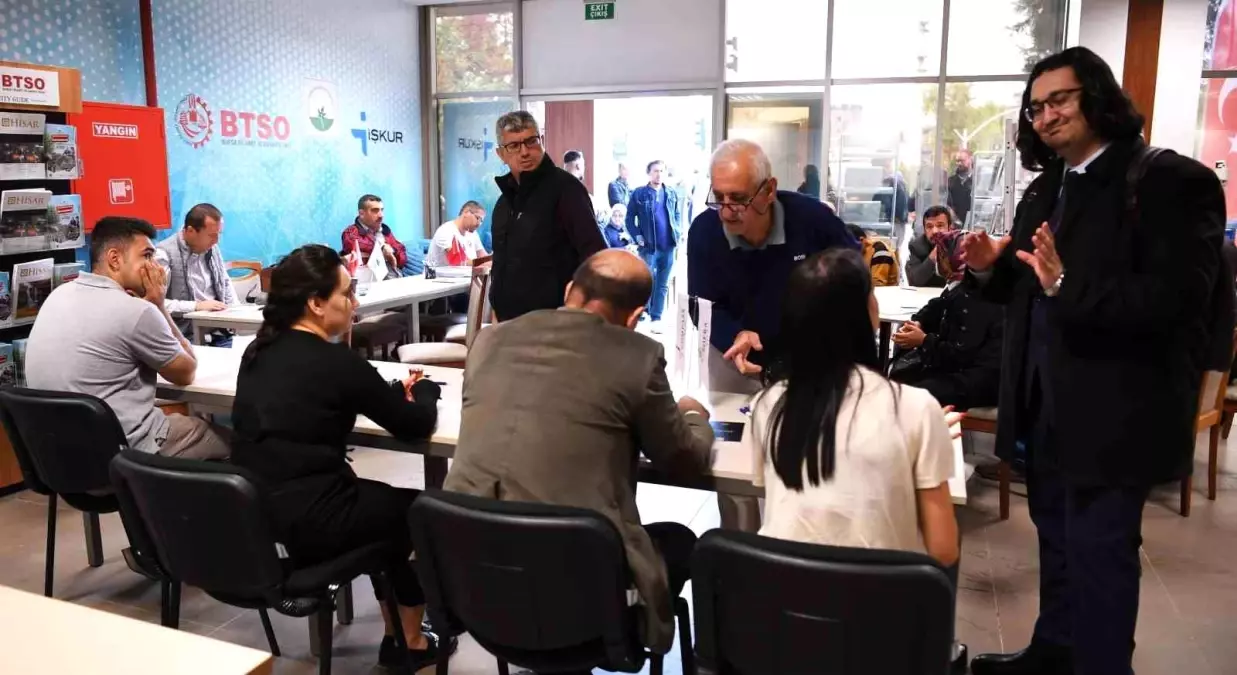 Bursa\'da İstihdam Buluşmaları: Yüzlerce Kişi İş Sahibi Oldu