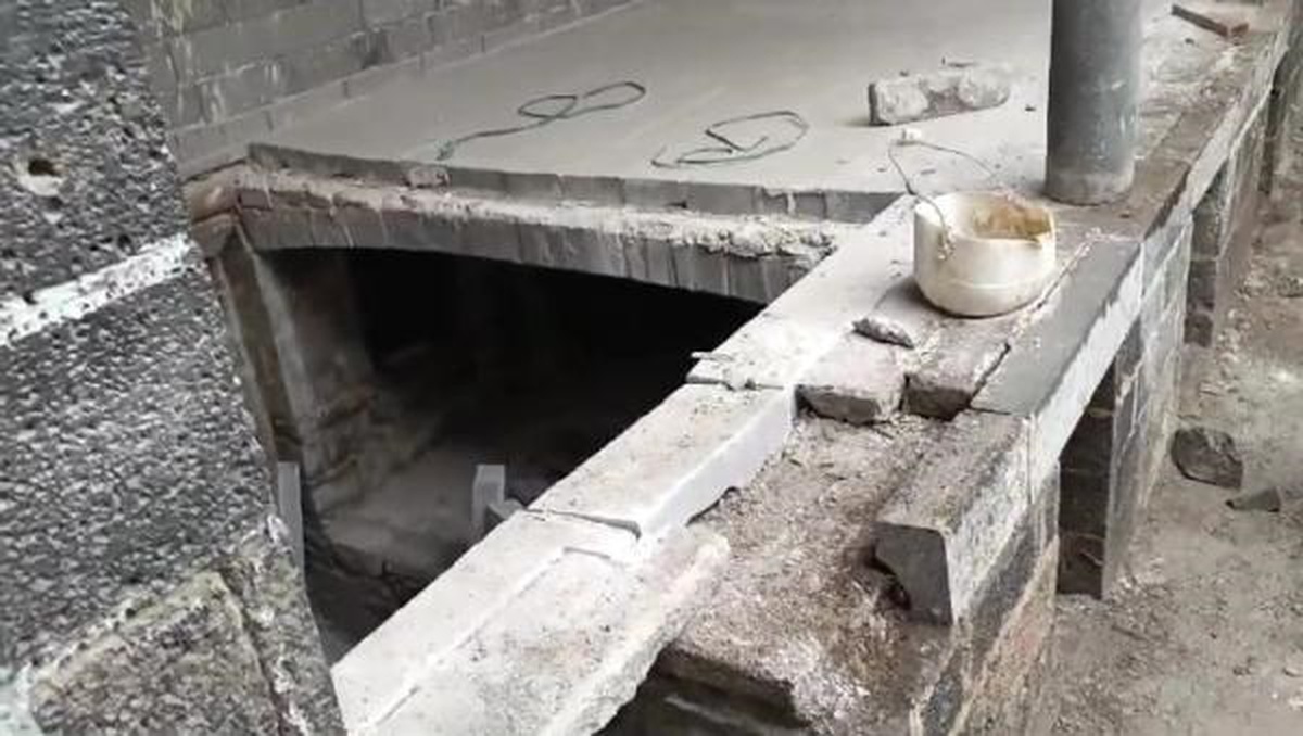 Diyarbakır\'da Restorasyon Çalışmasında Çökme: 2 İşçi Yaralandı