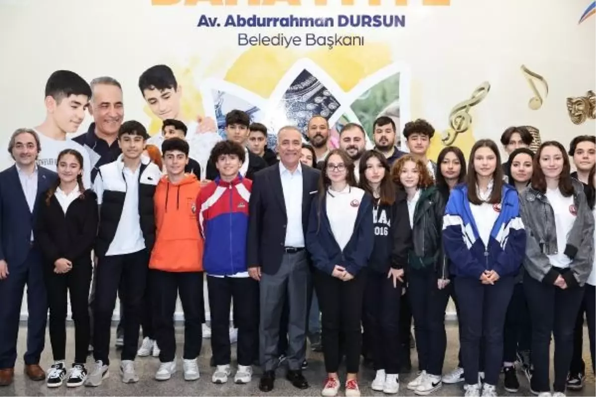 Sultangazi\'de en çok atık toplayan okullar ödüllendirildi