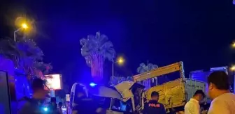 Tur Minibüsü Kamyon Arkasına Çarptı: 1 Ölü, 11 Yaralı
