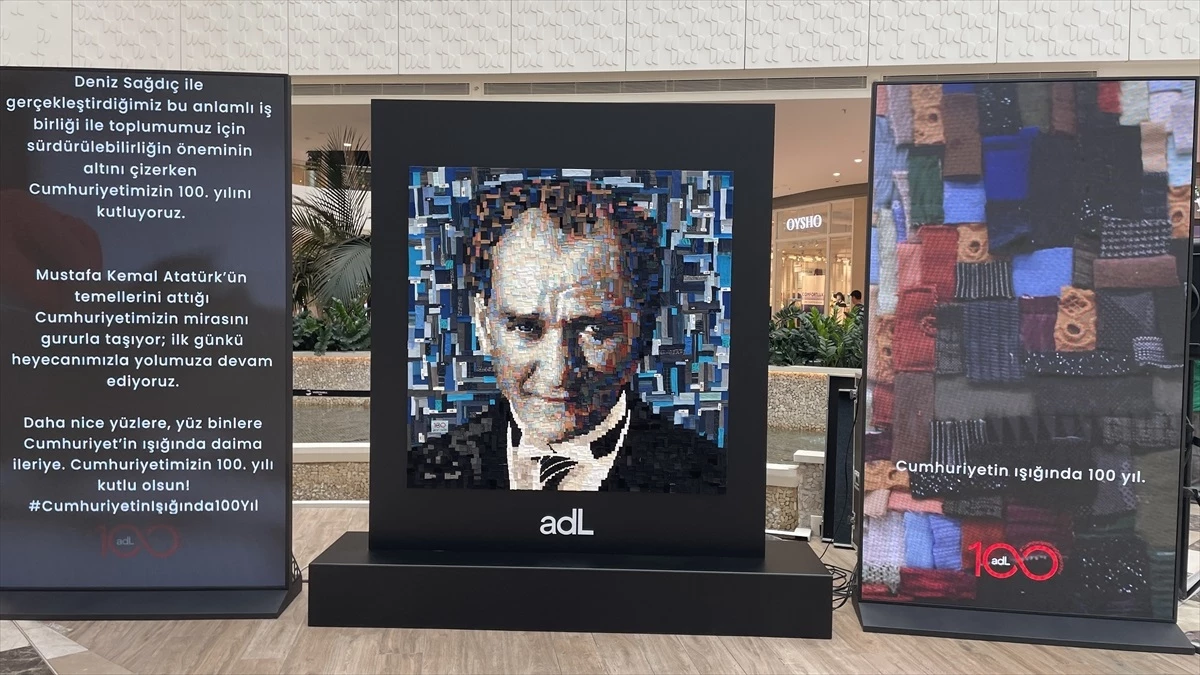 Adil Işık Group, Atatürk Portresini Sergiledi