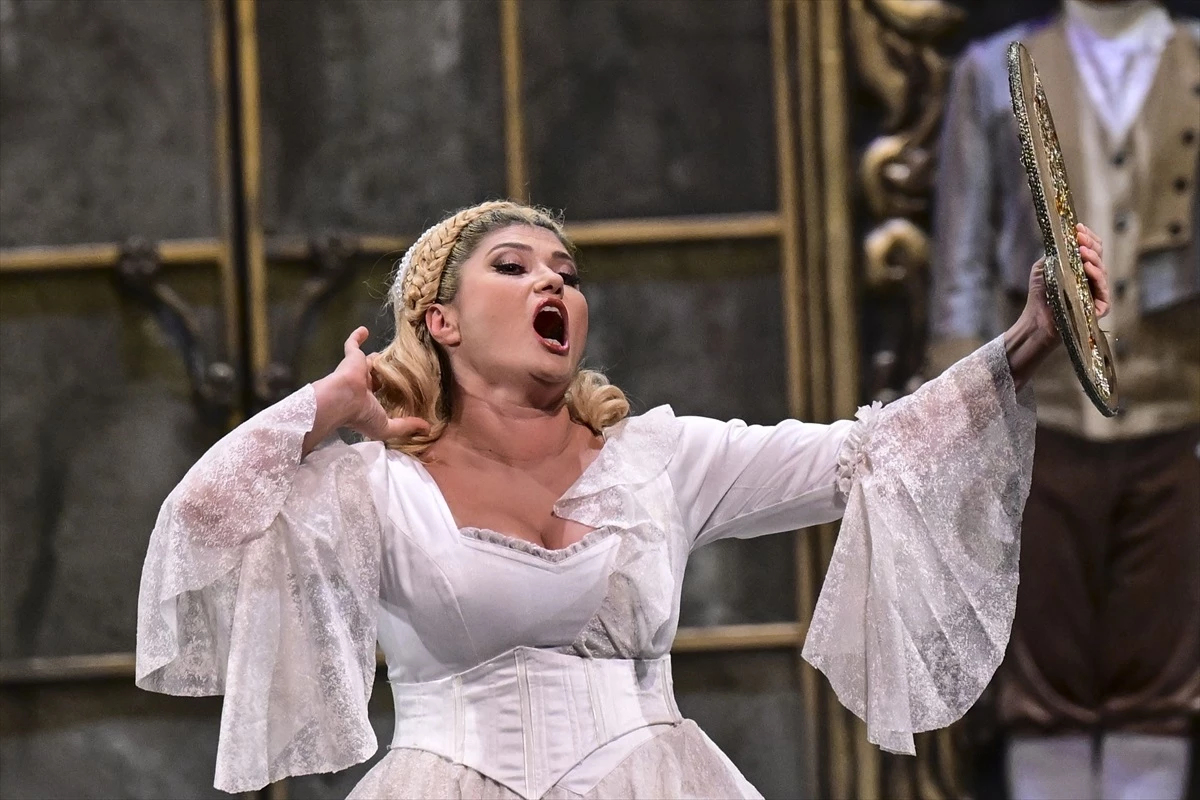 Ankara Devlet Opera ve Balesi 2023-2024 Sanat Sezonuna 'Andrea Chenier' Operasıyla Başladı