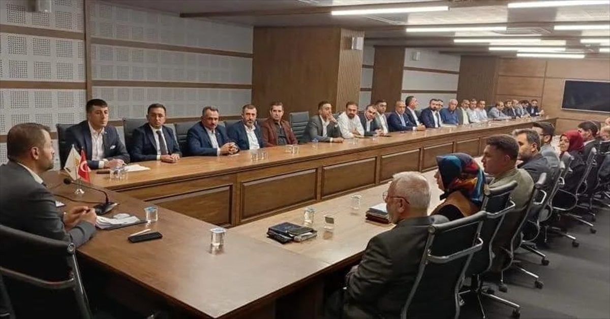 AK Parti Mardin İl Başkanı Vahap Alma Başkanlığında Yönetim Kurulu Toplantısı Yapıldı