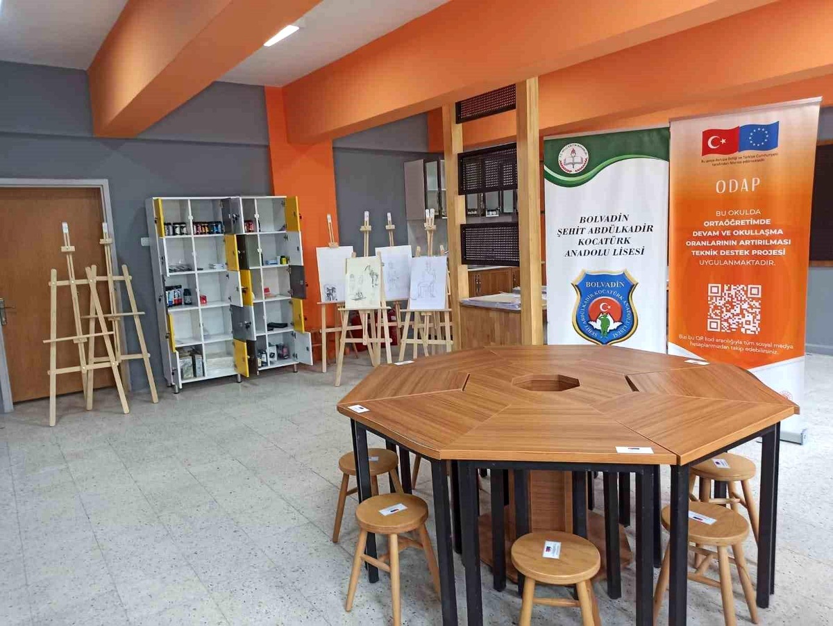 Anadolu lisesine \'Görsel Sanatlar Atölyesi ve Müzik Etkinlik Salonu\' kuruldu