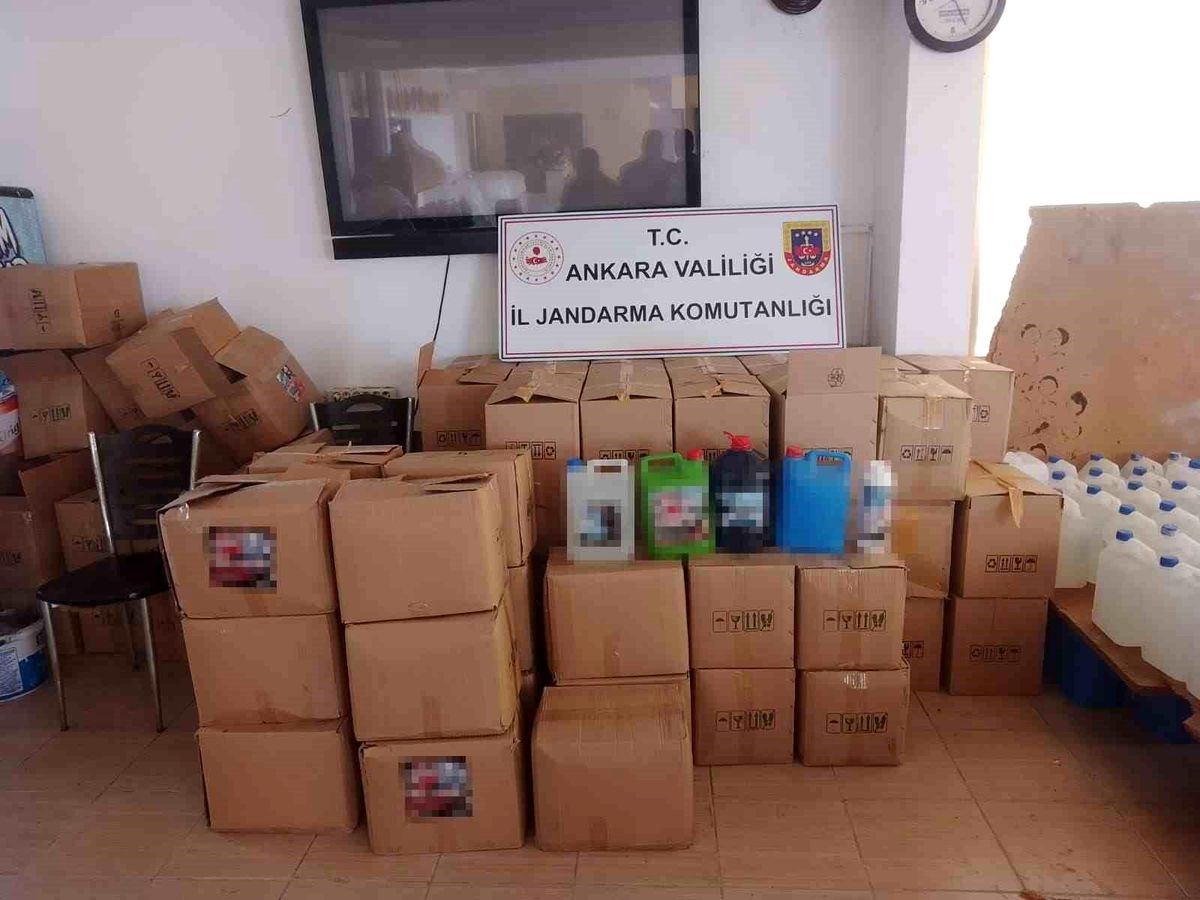 Ankara\'da Kaçakçılık Operasyonu: 352 Ton Asit ve 38 Ton Sahte Deterjan Ele Geçirildi