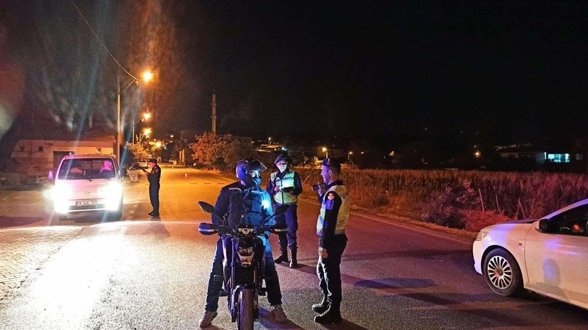 Balıkesir\'de Asayiş Uygulaması: 8 Şüpheli Gözaltına Alındı