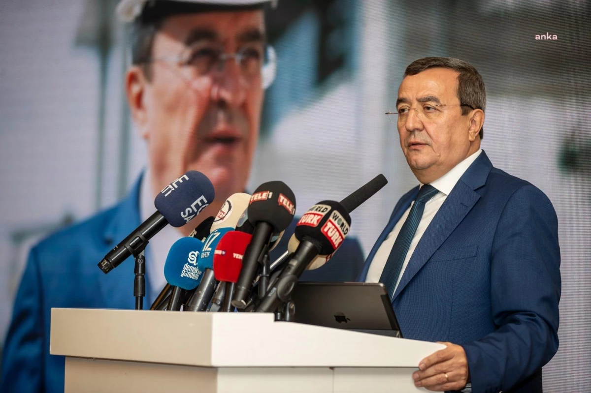 Belediye Başkanı Abdül Batur, Konak\'ta Hizmet Dolu Dört Buçuk Yılını Anlattı
