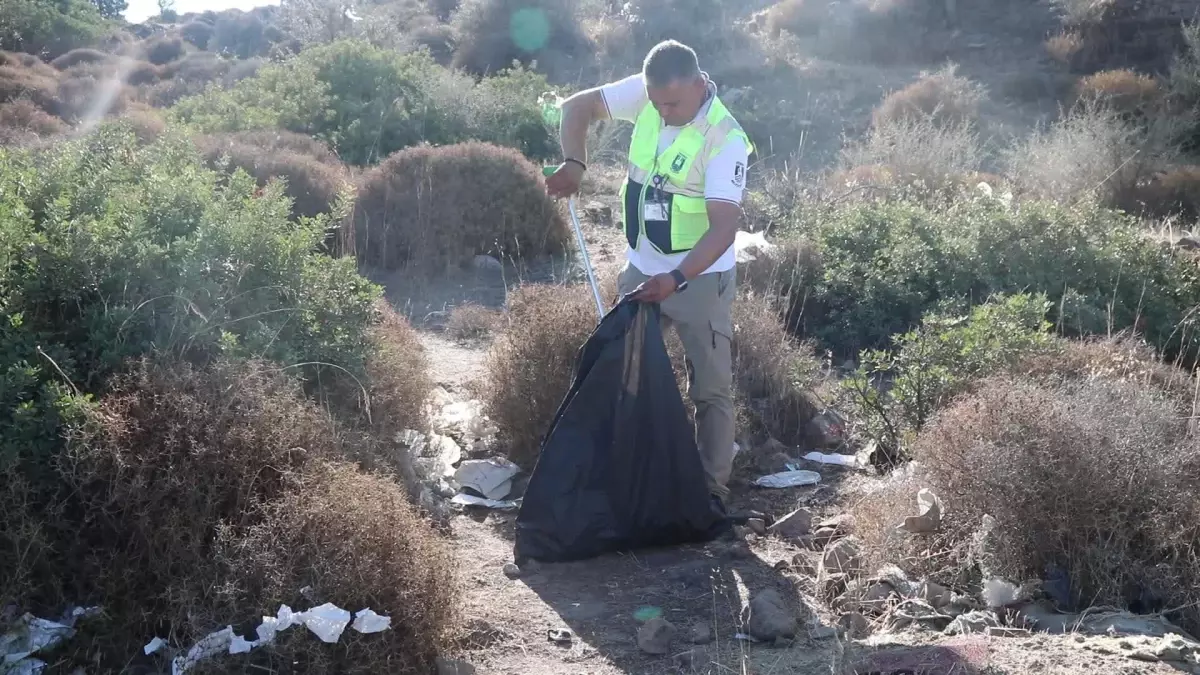 Bodrum Belediyesi Gümbet Mahallesi\'nde Temizlik Çalışmalarına Devam Ediyor