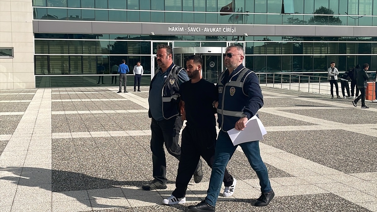 Bolu\'da 17 Yıl Hapis Cezası Bulunan Firari Hükümlü Yorganların Arasında Yakalandı