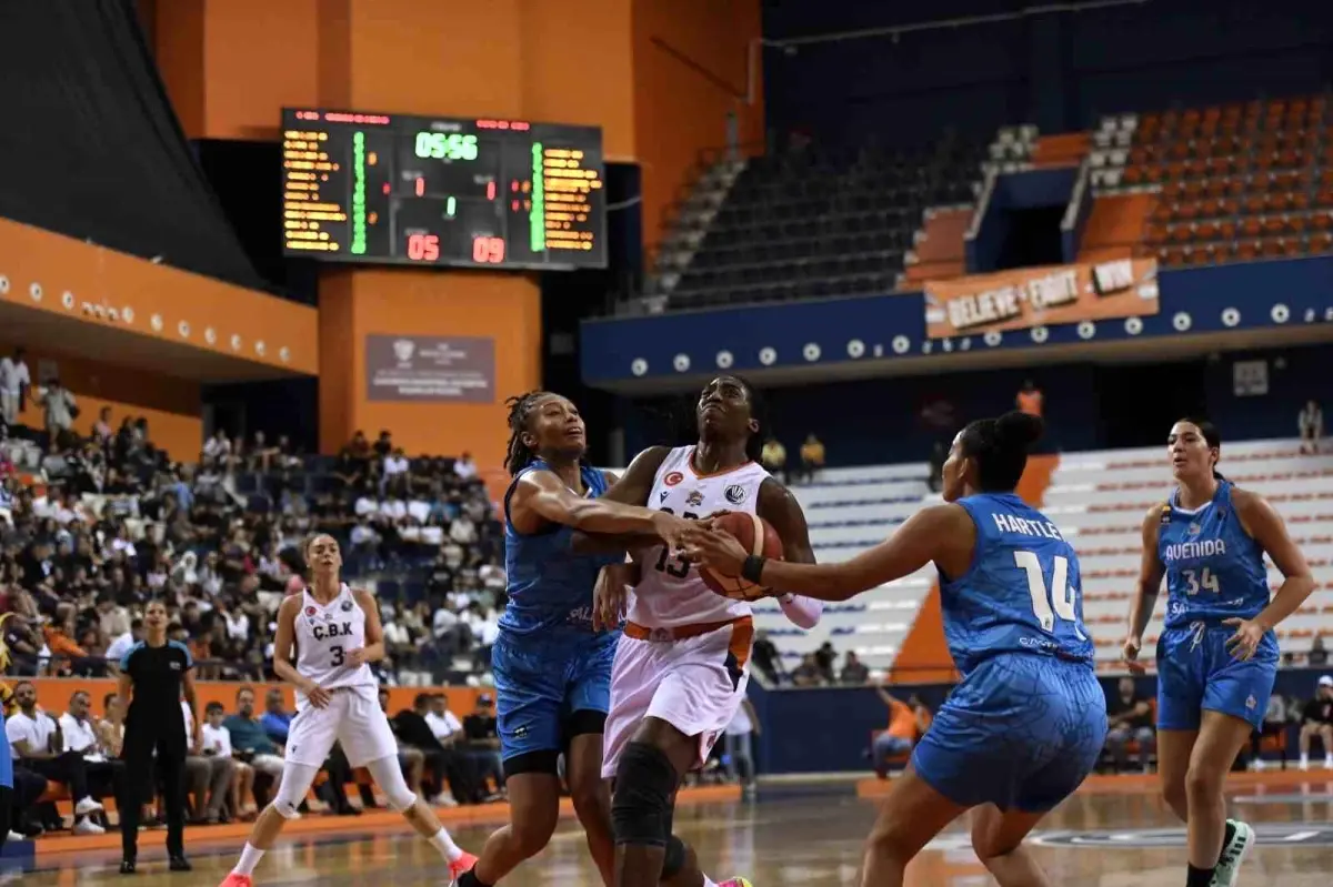 Çukurova Basketbol Mersin, Parfumerias Avenida\'ya yenildi