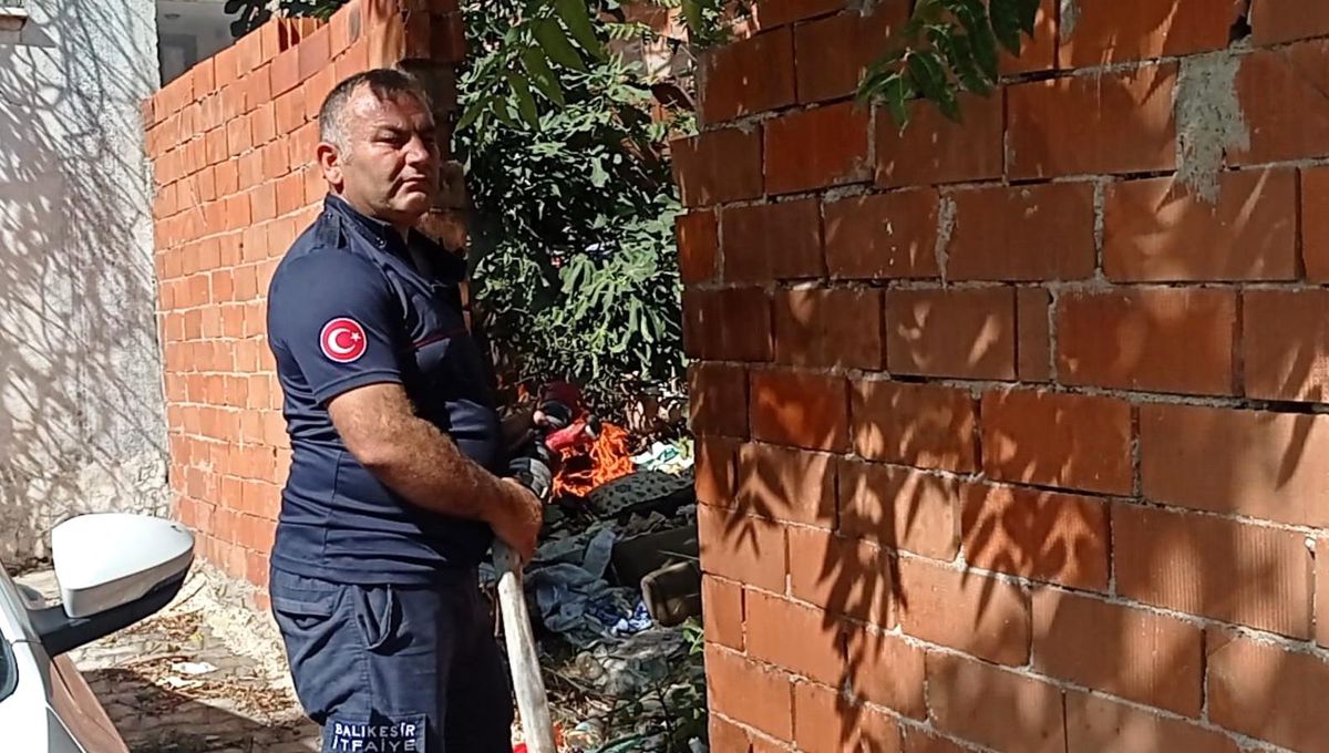 Edremit\'te çıkan çatı yangınında ikinci yangın da söndürüldü