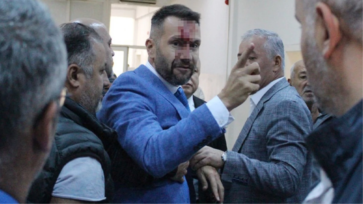 Belediye meclisinde kavga! MHP\'li üye, CHP\'li üyenin burnunu kırdı