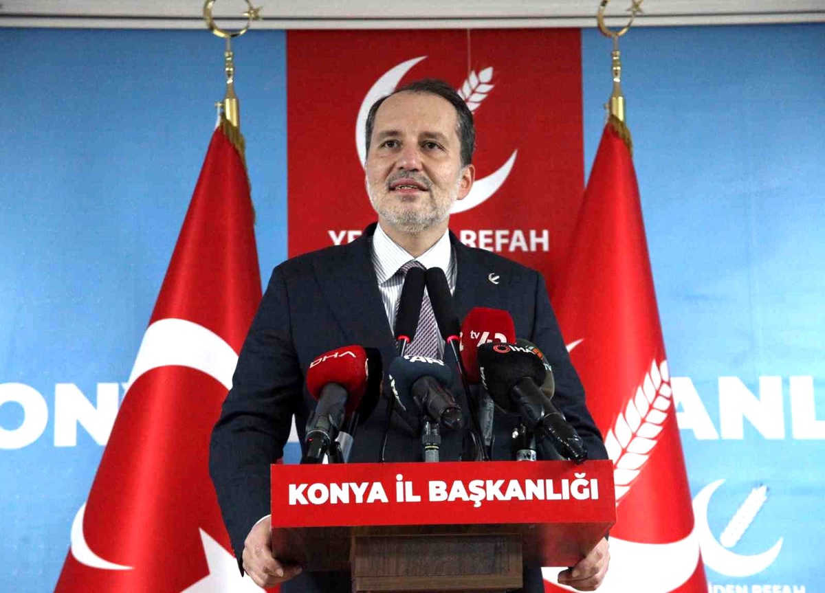 Yeniden Refah Partisi Genel Başkanı Erbakan\'dan "yeni anayasa" açıklaması Açıklaması