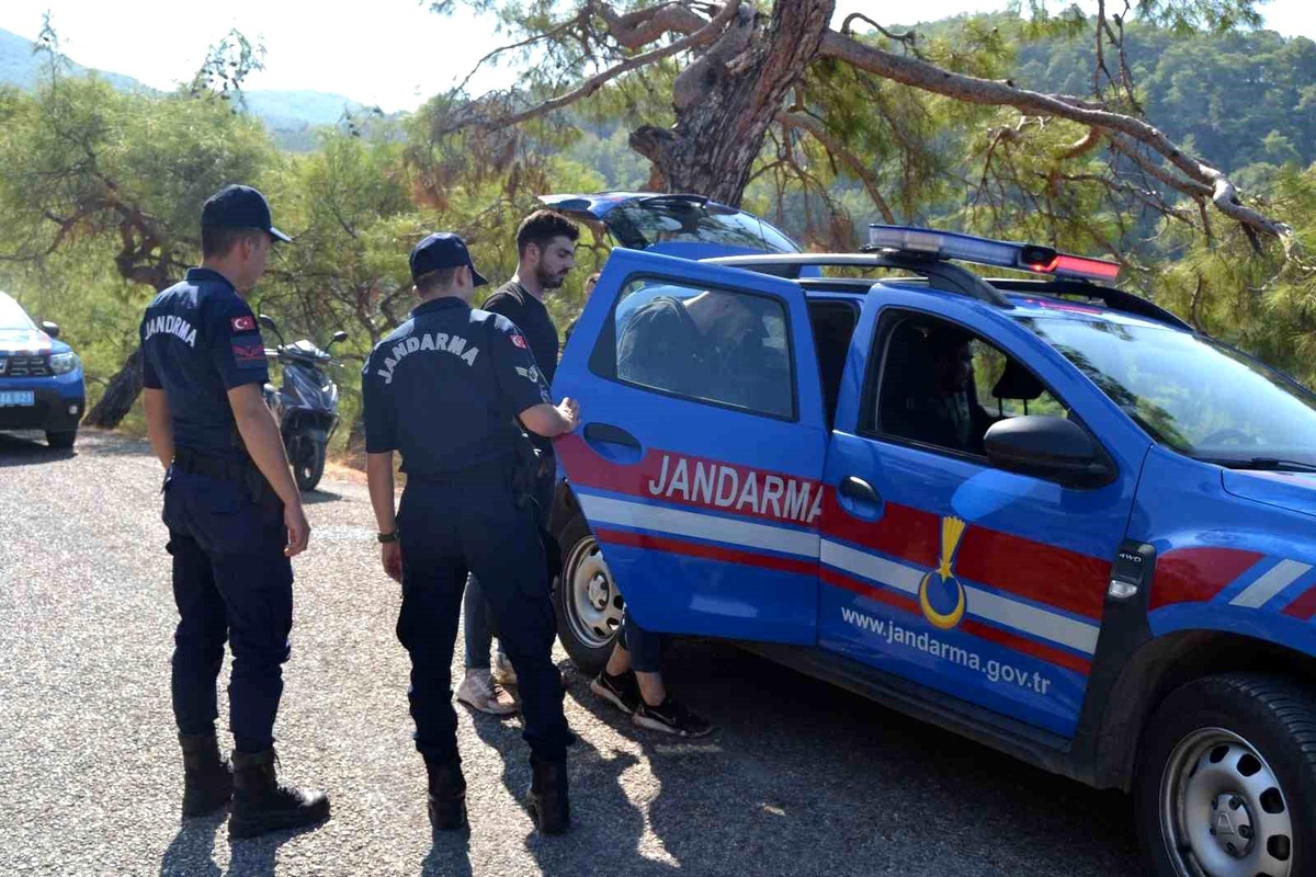 Muğla\'da 68 düzensiz göçmen ve 2 organizatör yakalandı