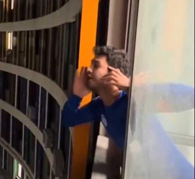 Galatasaray'a Şampiyonlar Ligi'nde zaferi getiren gol sonrası öğrenci yurdunda benzeri görülmemiş kutlama