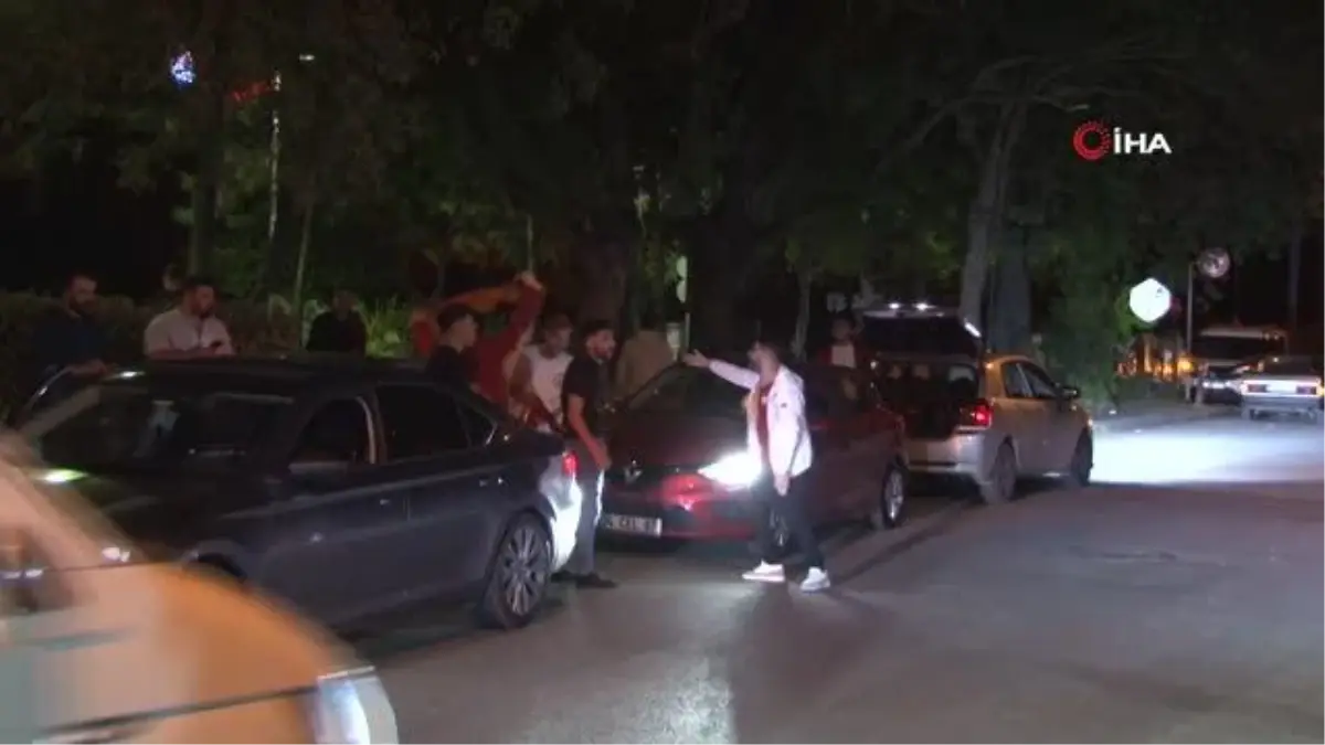 Galatasaray, Manchester United\'ı 3-2 mağlup etti