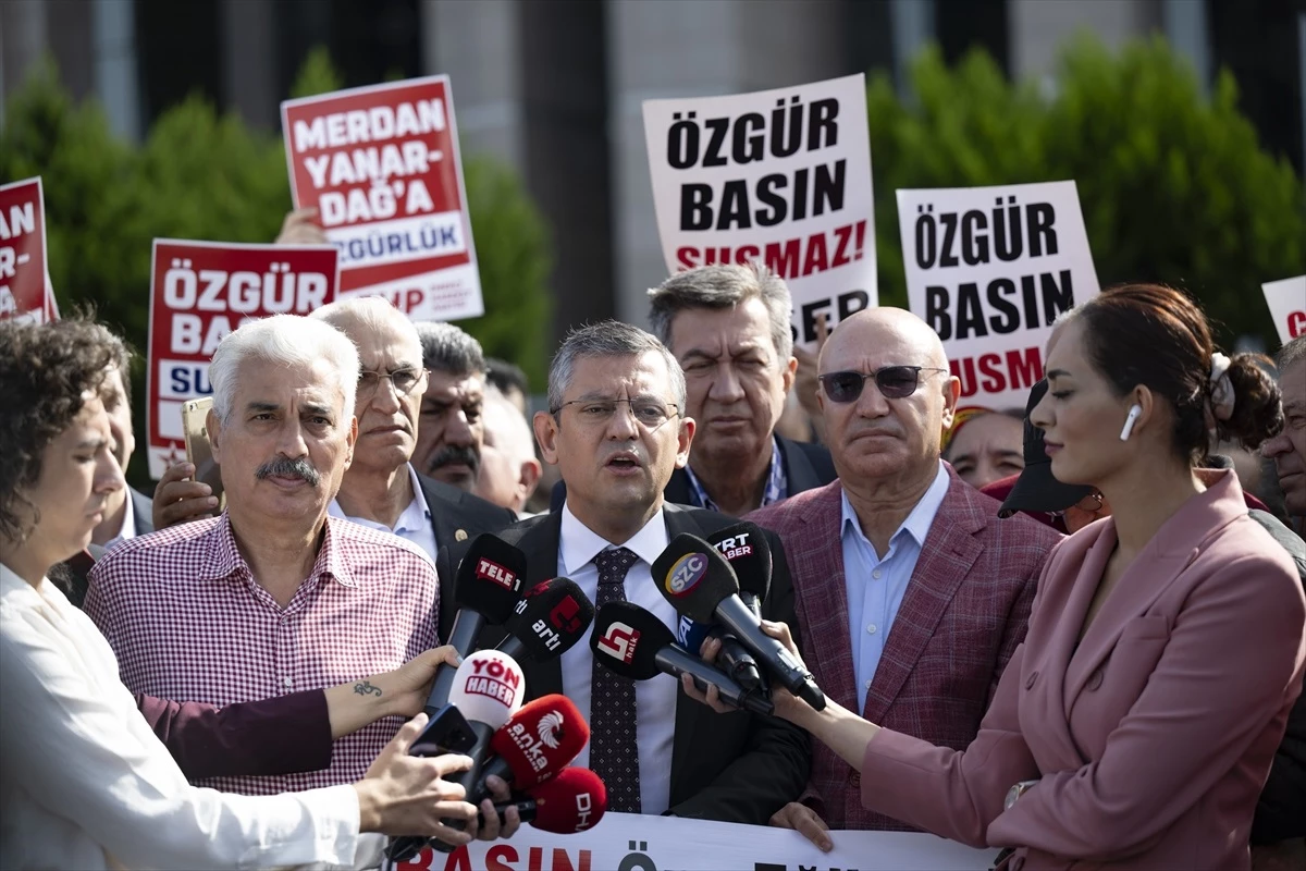 Gazeteci Merdan Yanardağ, PKK/KCK elebaşı Abdullah Öcalan ile ilgili açıklamaları nedeniyle yargılanıyor