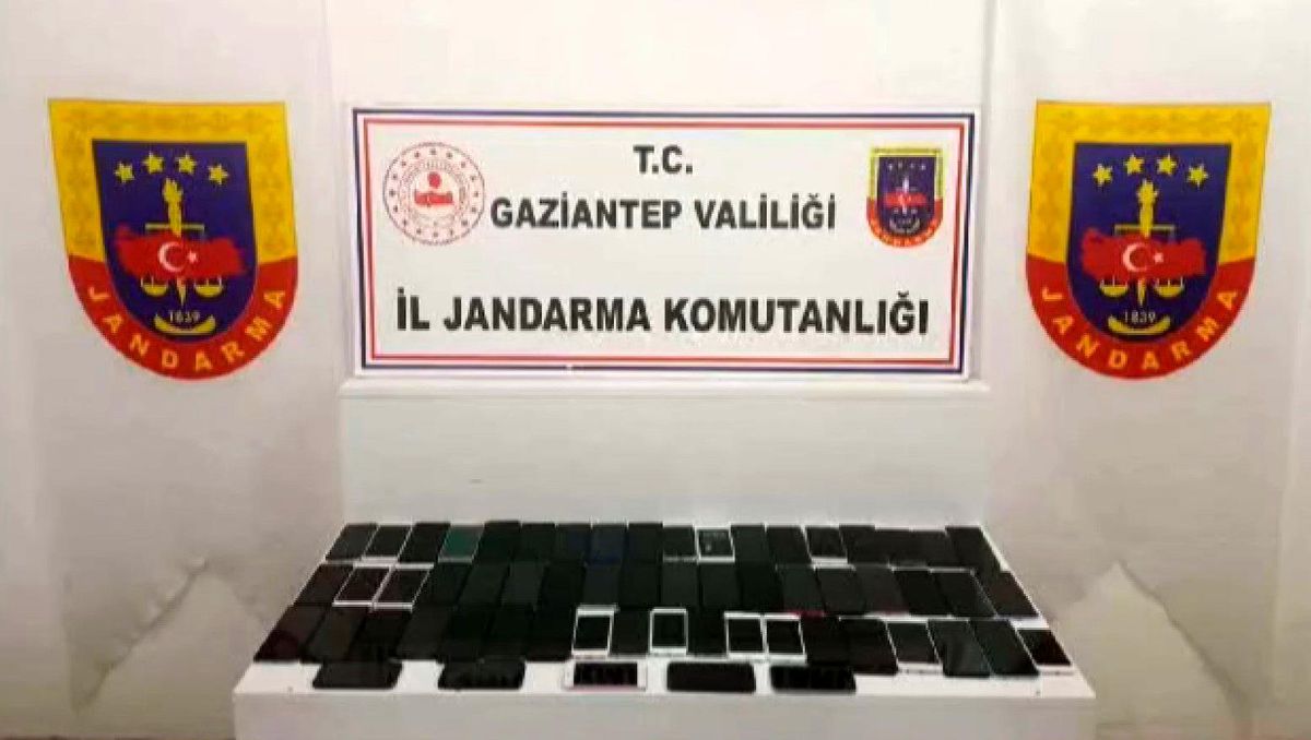 Gaziantep\'te 1 Milyon Lira Değerinde Kaçak Cep Telefonu Ele Geçirildi
