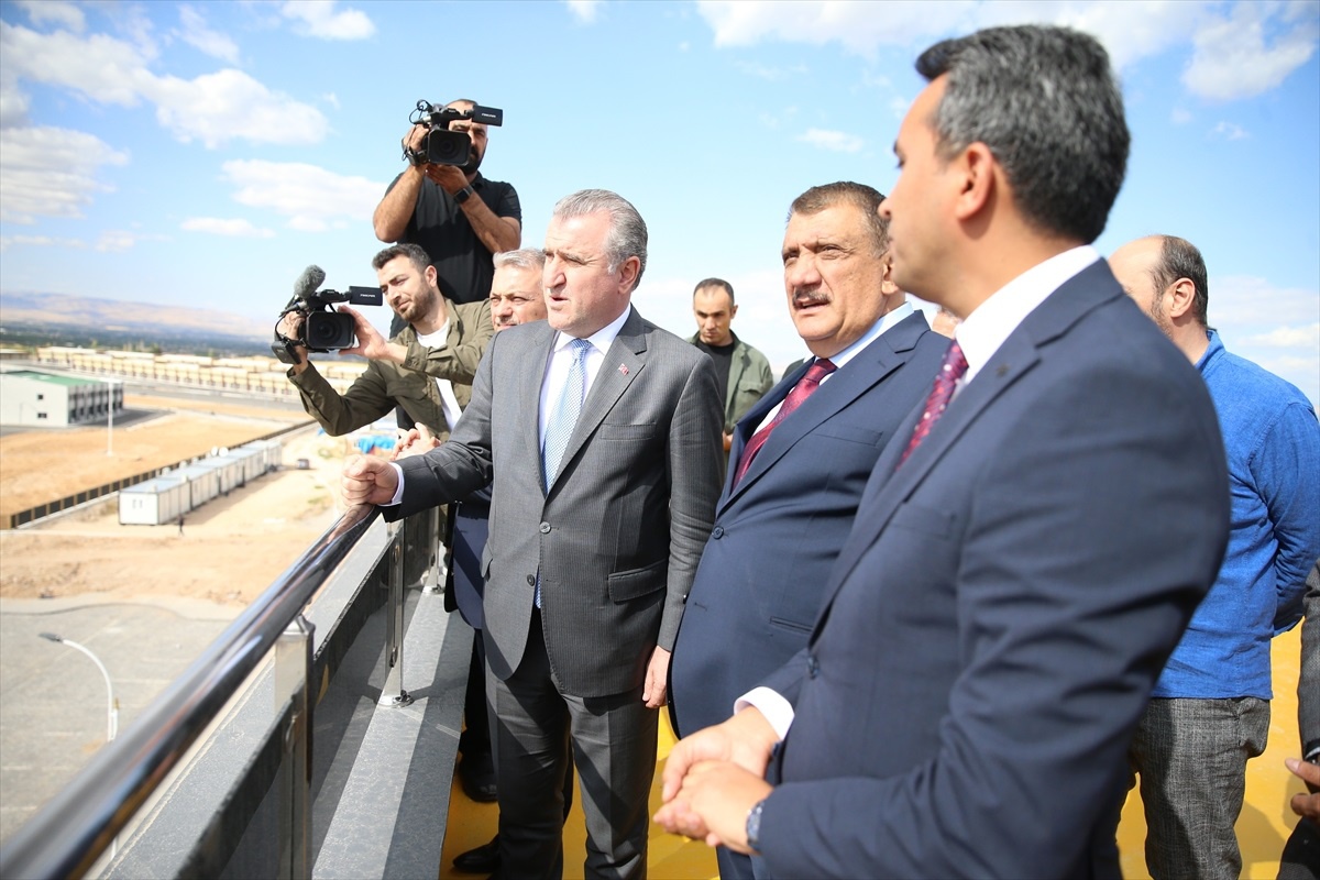 Gençlik ve Spor Bakanı Bak, Malatya\'da ziyaret ve incelemelerde bulundu Açıklaması