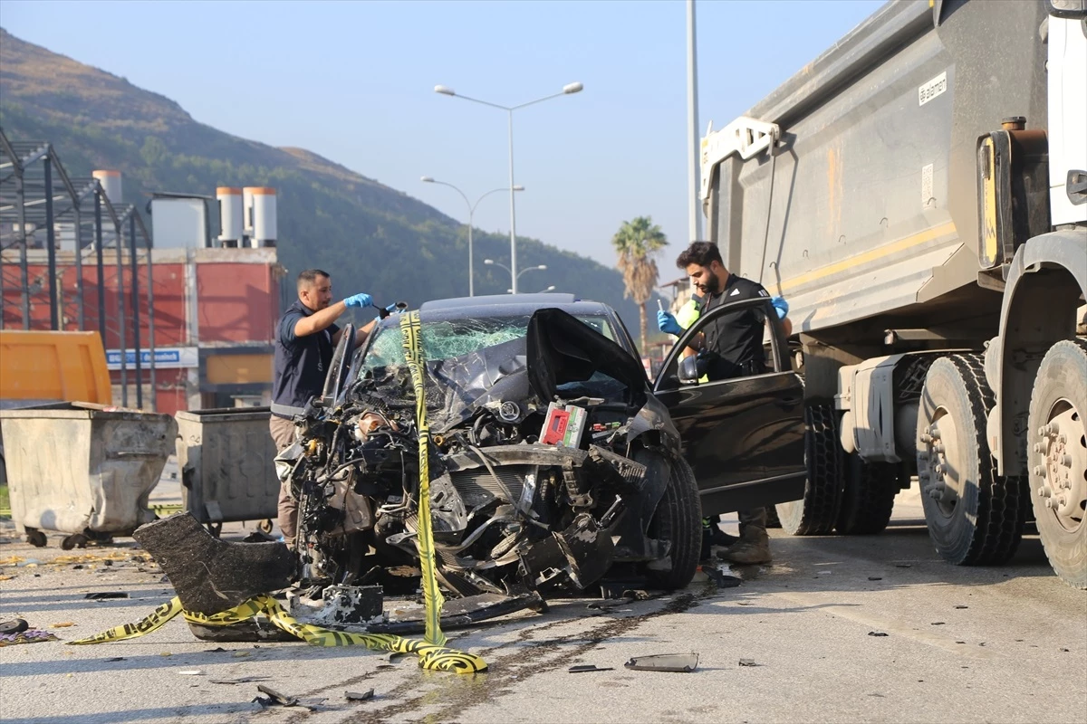 Antakya\'da trafik kazasında temizlik işçisi hayatını kaybetti