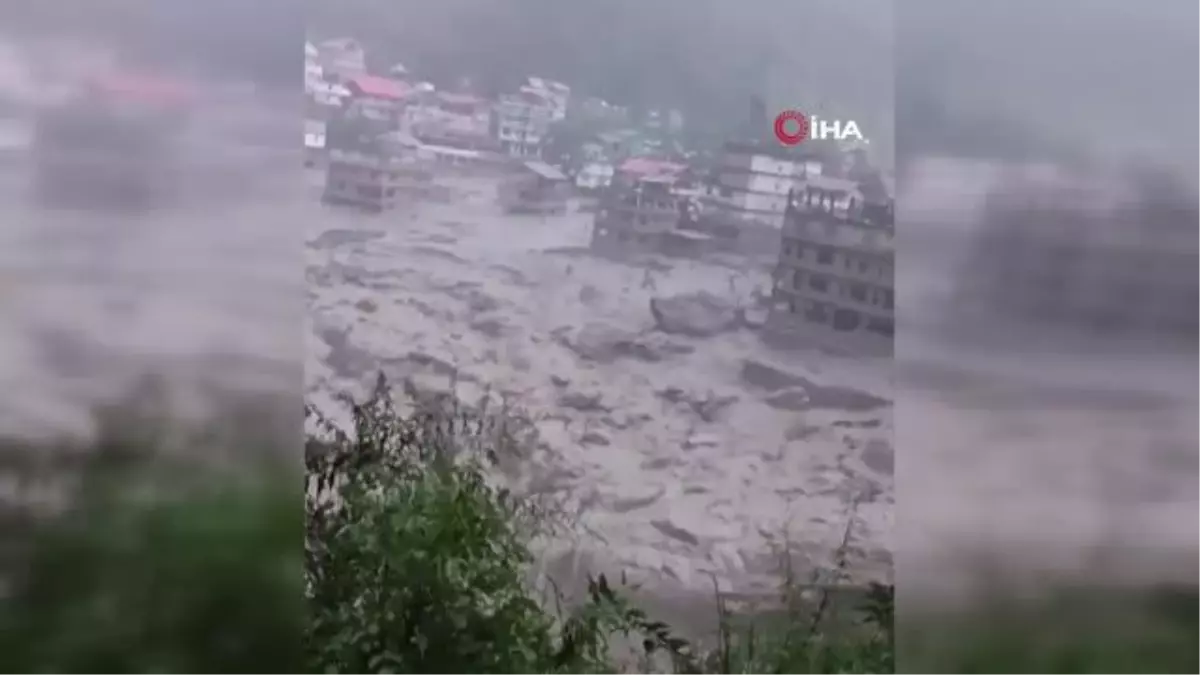 Hindistan\'ın kuzeyinde sel felaketinde 10 kişi hayatını kaybetti