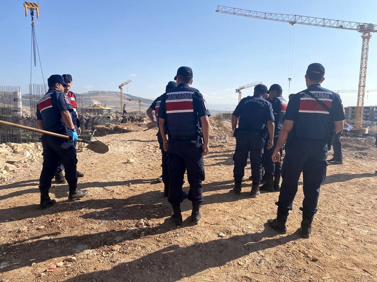 Adıyaman\'da inşaat işçileri arasında çıkan kavgada 3 kişi yaralandı