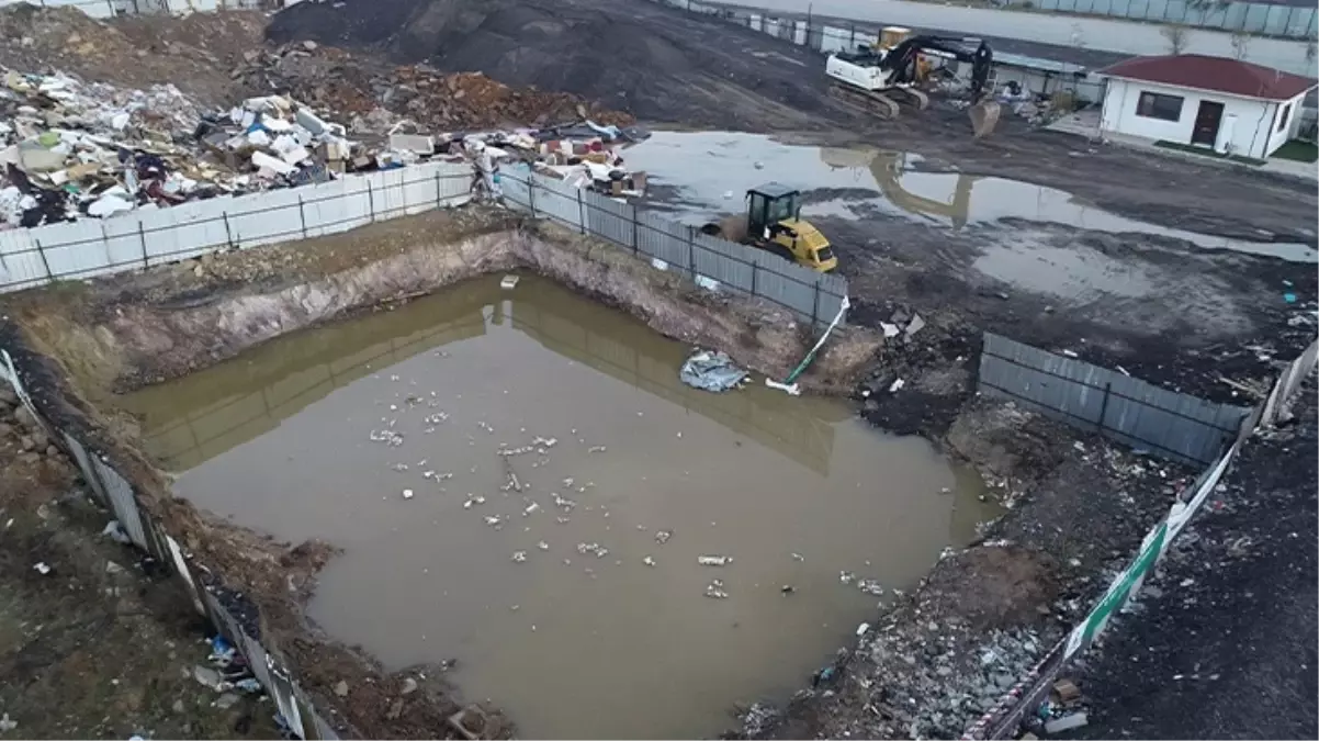 İstanbul\'da kaybolan 3 kardeşin cansız bedenleri, inşaat temelinde bulundu