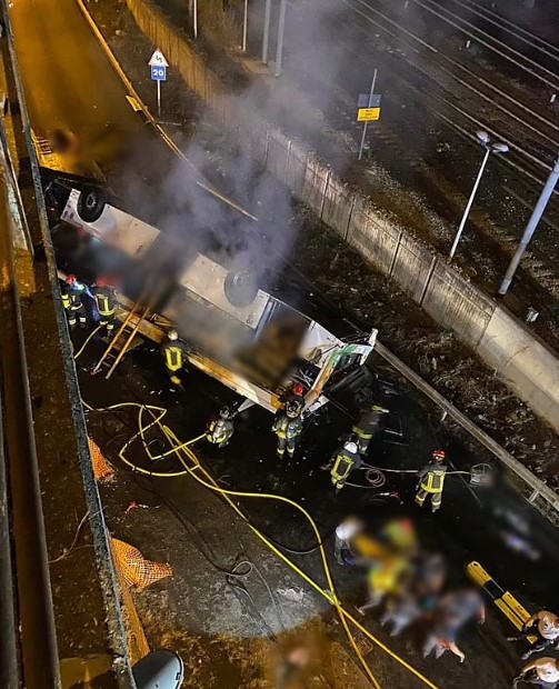 İtalya'da 21 kişinin öldüğü otobüs kazasına ait görüntüler yayınlandı