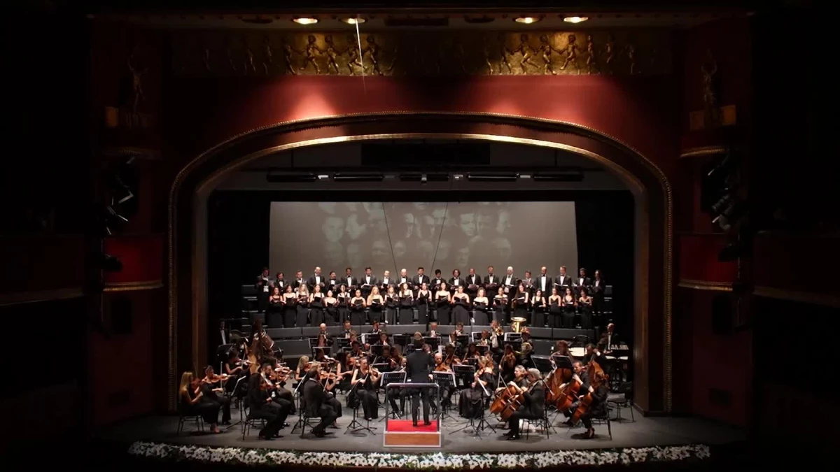 Kadıköy Belediyesi\'nin Cumhuriyet\'in 100. yılına özel hazırlattığı \'Türkiye\' adlı klasik müzik eseri konserle buluştu