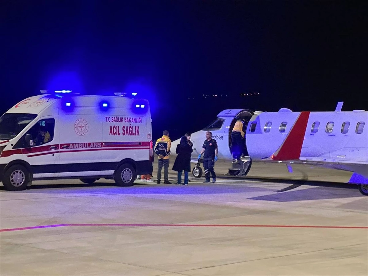 Down Sendromlu Bebek Ambulans Uçakla Konya\'ya Sevk Edildi