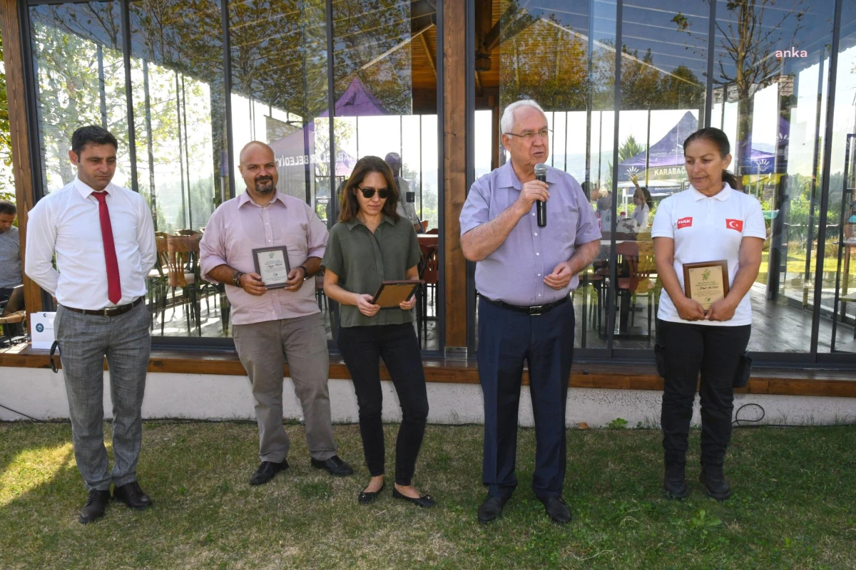 Karabağlar Belediyesi İlkokul Öğrencilerine Hayvan Sevgisi Etkinliği Düzenledi