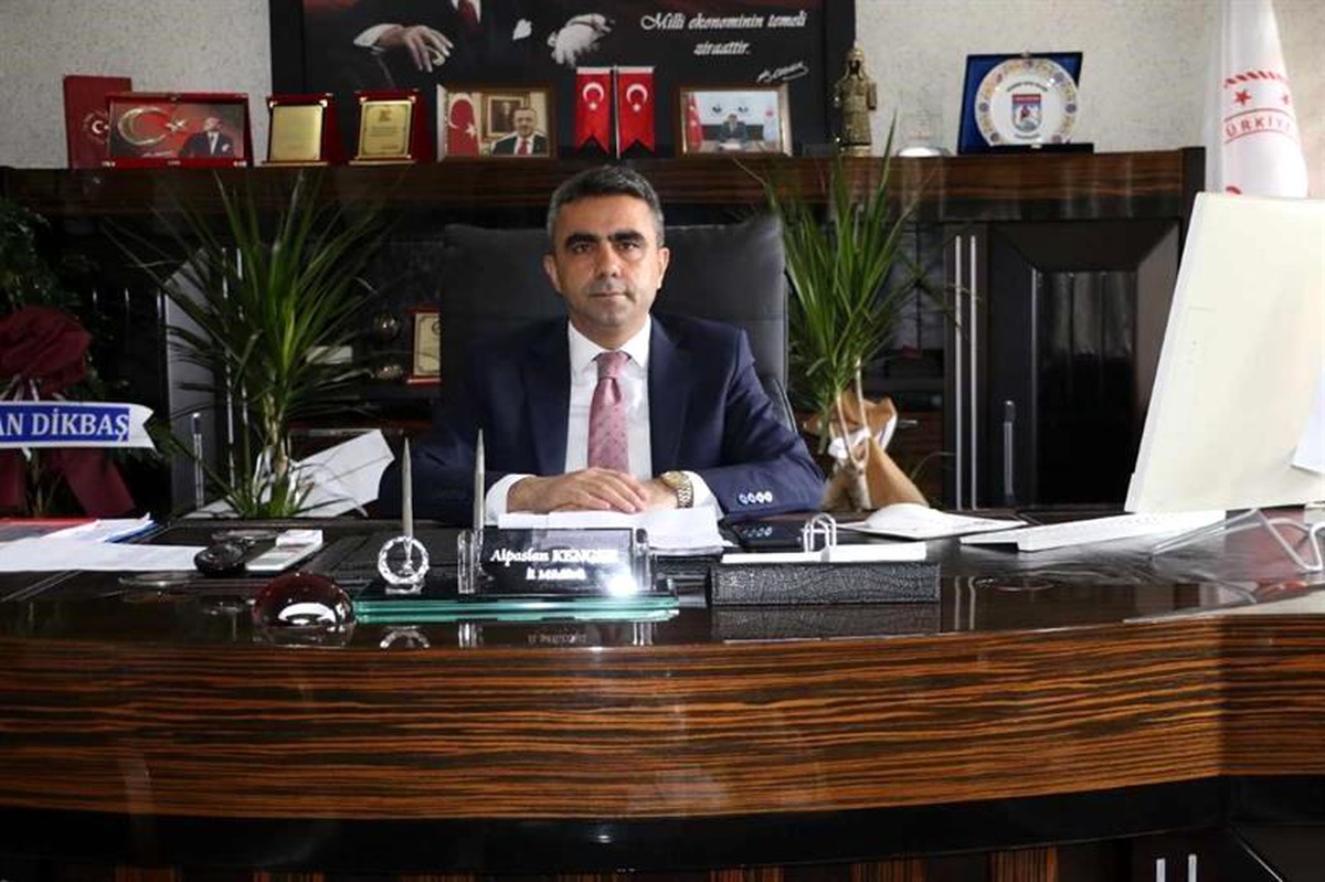 Kenger; "Erzurum\'a hizmetten onur duyarız"