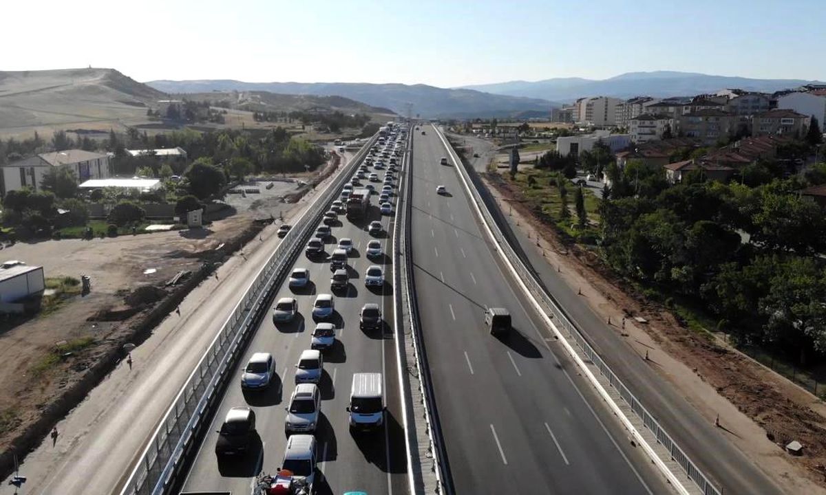 Kırıkkale\'de 9 Bin 323 Araç Denetlendi, 18 Bin 183 Sürücüye Cezai İşlem Uygulandı