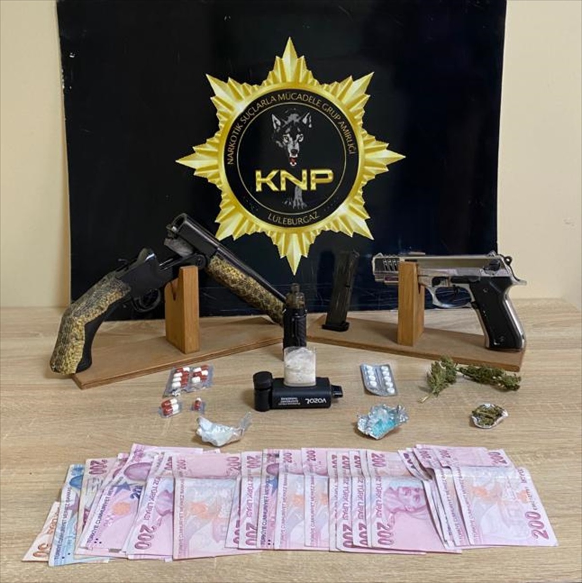 Kırklareli\'nde Uyuşturucu Operasyonu: 4 Şüpheli Gözaltına Alındı