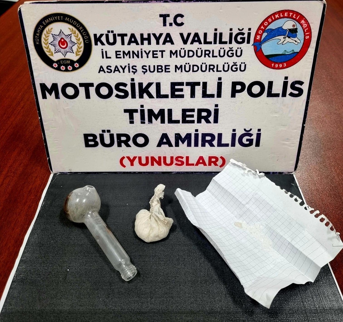 Kütahya\'da Motosikletli Polis Timlerince Uyuşturucu Ele Geçirildi