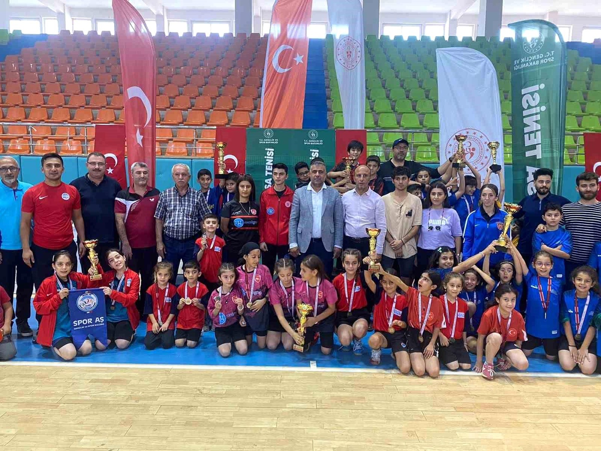 Elazığ\'da Masa Tenisi Minikler Bölge Finali Sona Erdi