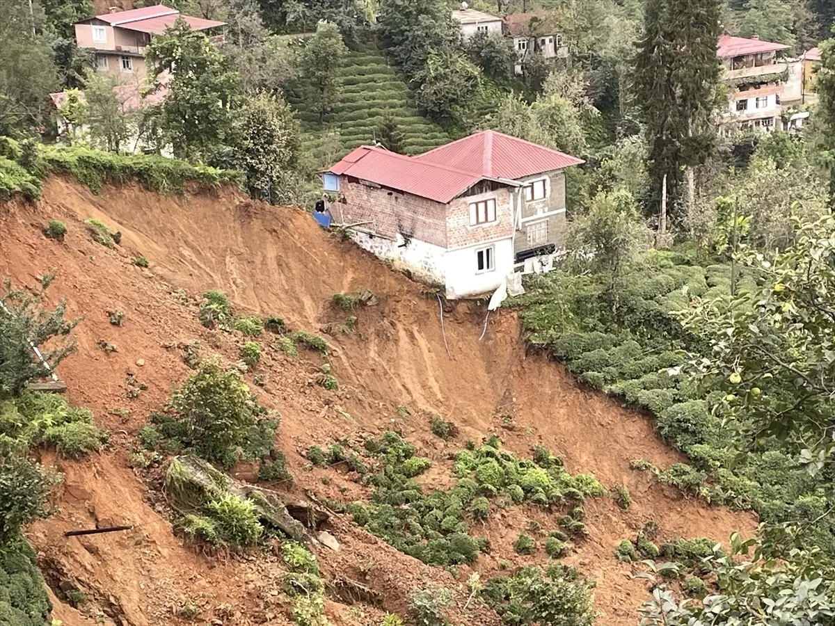 Rize\'de şiddetli yağışın ardından hasar tespit çalışmaları sürüyor