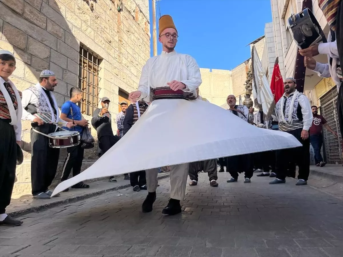 Ürdün\'de Suriye\'nin geleneksel oyun havası arade düğün ve kutlamaların vazgeçilmezi oldu