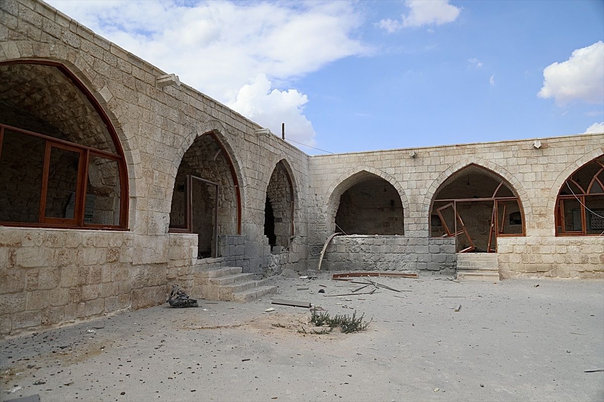 Suriye Ordusu İdlib\'de Saldırı Düzenledi: 1 Çocuk Öldü, 7 Sivil Yaralandı