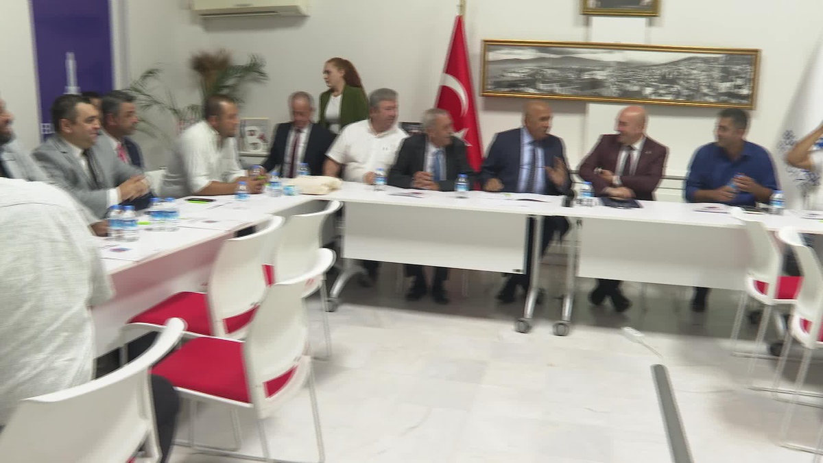 İzmir Büyükşehir Belediyesi ve Roman Dernekleri İş Birliği Protokolü İmzaladı