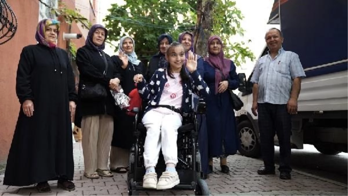 Tuzla Belediyesi Engelli Vatandaşlara Akülü Araç Dağıtıyor