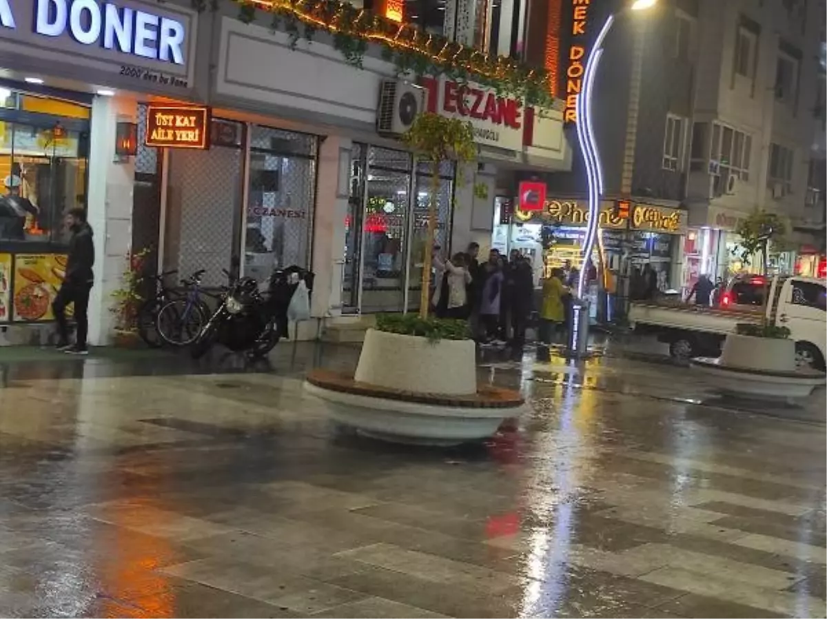 Van'da Sağanak Yağış Hayatı Olumsuz Etkiledi