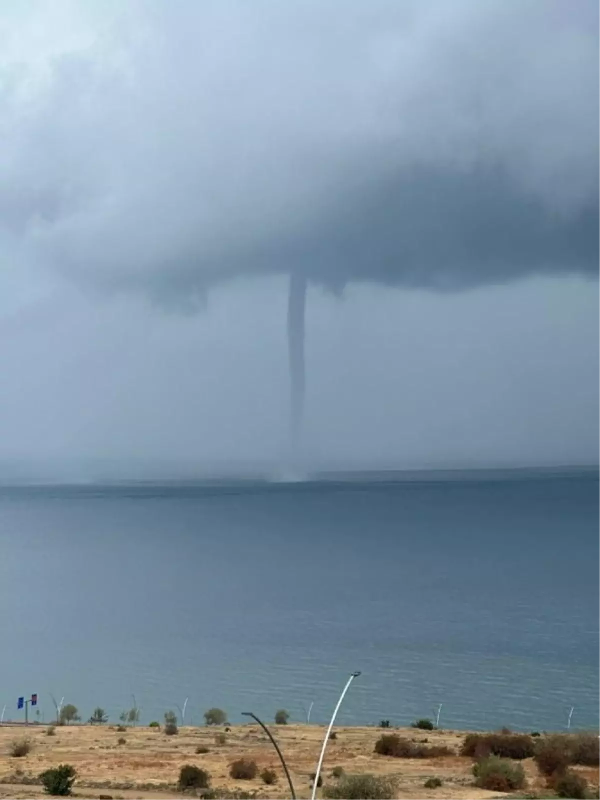 Van Gölü'ndeki hortum kamerada