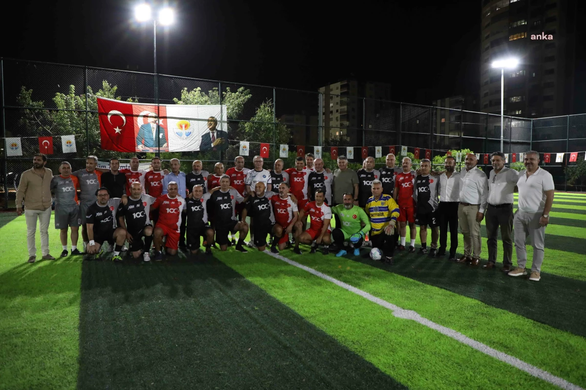 Adana Büyükşehir Belediyesi 29 Ekim Cumhuriyet Kupası Raftaki Kramponlar Veteranlar Futbol Turnuvası Başladı