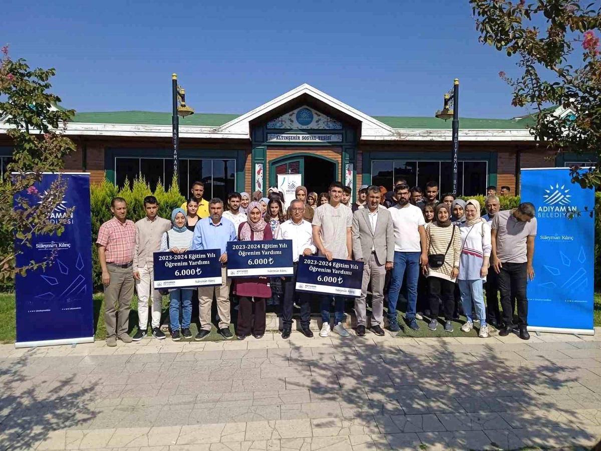 Adıyaman Belediyesi Üniversiteyi Kazanan Öğrencilere Destek Verdi