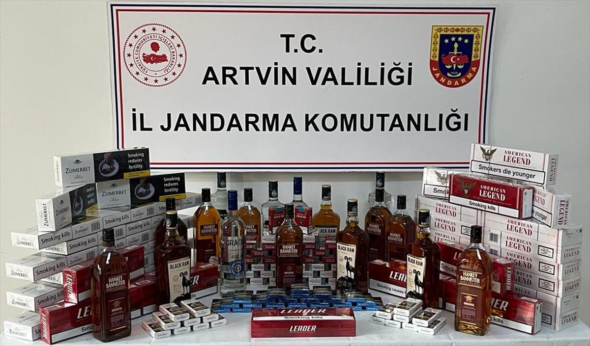 Artvin\'de Kaçakçılık Operasyonunda 9 Şüpheli Hakkında İşlem Yapıldı